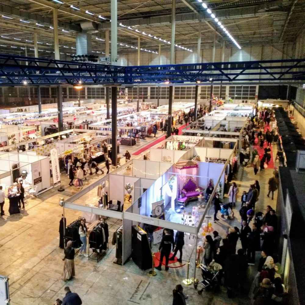 full-exhibition-header-photo-random-1000×1000